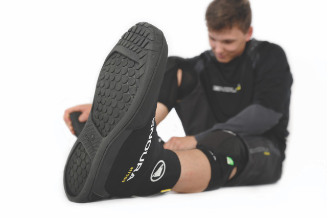 Endura MT500 Plis Overshoe 3.jpg