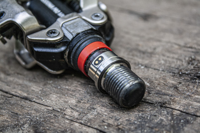 Favero Assioma Pro MX-2 charging connector
