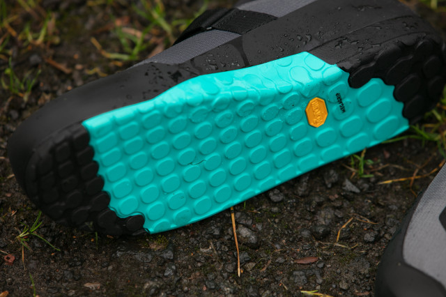Fizik Gravita Tensor flat shoe_2.jpg