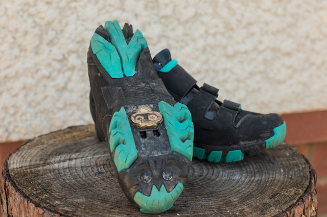 Fizik M6B Donna SPD Shoes-4.jpg