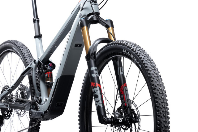 2022 Pivot Shuttle SL Fork- World Cup Build_Grey.jpg