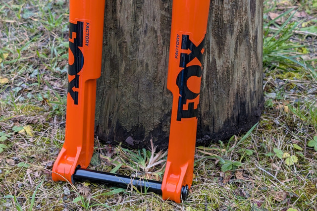Fox 32 Step Cast Factory Lower.jpg