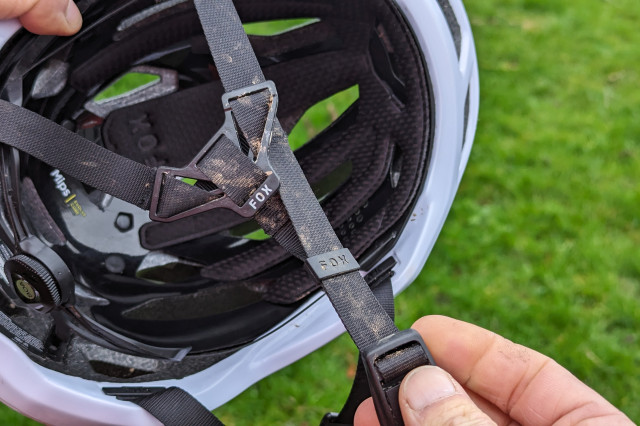Fox_Crossframe_Pro_helmet_straps.jpg