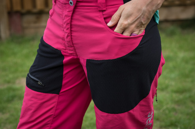 GORE Women All Mountain Shorts-5.jpg