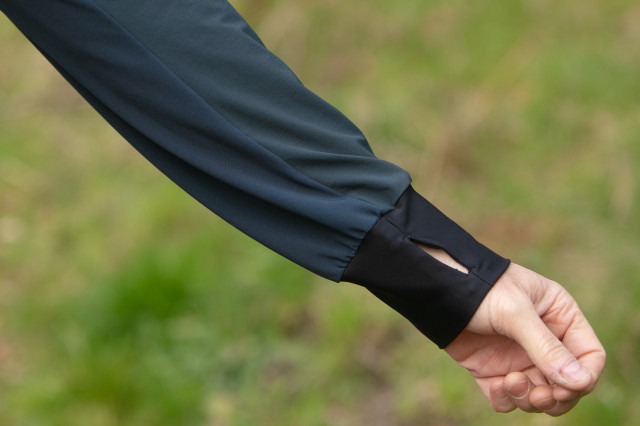 GRVL 3 Season Jacket Navy wrist gaiter.jpg