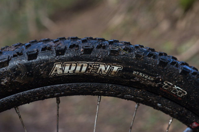 Genesis Core 30 Detail Tyre-9.jpg