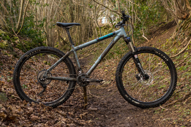 Genesis Core 30 Detail Whole Bike 2-5.jpg