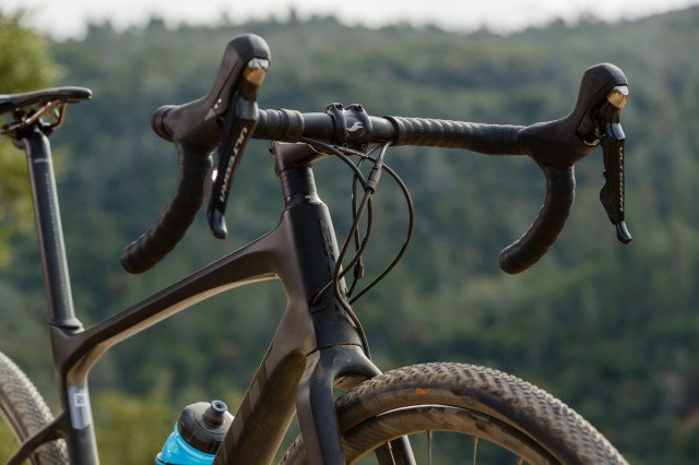 Giant Revolt Advanced gravel bike bars.jpg