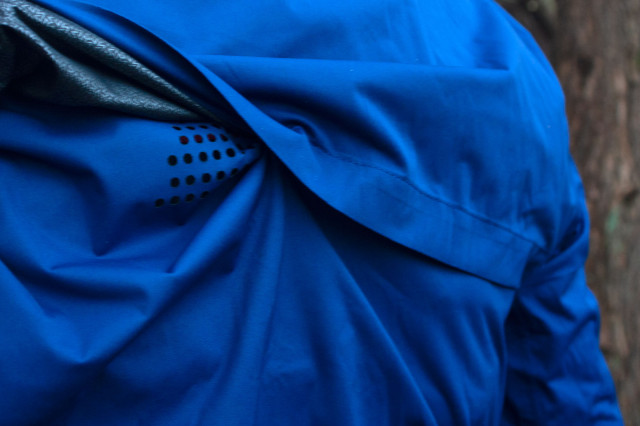 Giant-Proshield-MTB-Jacket-Review-5.jpg