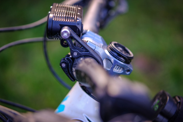 Gloworm XSV Front Light-6.jpg