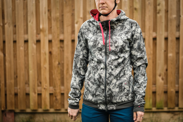 Gore C5 womens Windproof Camo hooded jacket-1.jpg