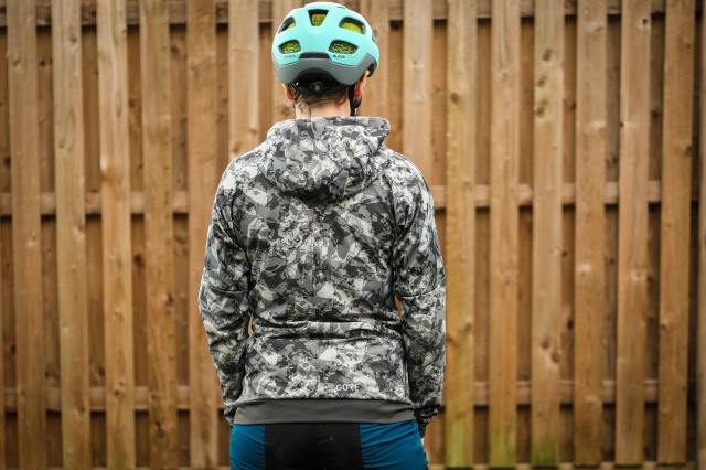 Gore C5 womens Windproof Camo hooded jacket-3.jpg