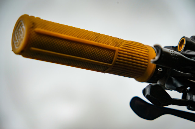 Gusset S2 Lock on grips-6.jpg
