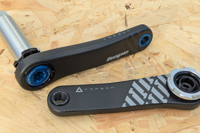 Hope Carbon Crankset Pair.jpg