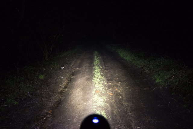 Hope R4+ LED Front Light Night-1.jpg