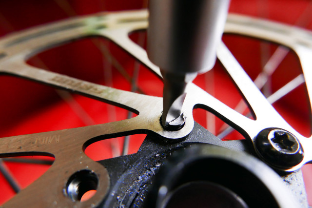 How-to-free-seized-rounded-bolts-disc-rotor-pedal-cleats-105.jpg