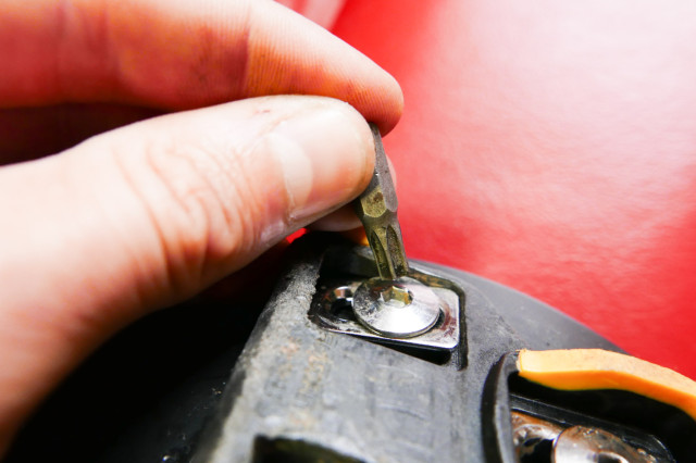 How-to-free-seized-rounded-bolts-disc-rotor-pedal-cleats-109.jpg