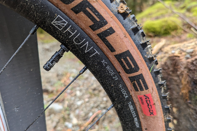 Hunt_XC_Wide_MTB_wheelset_fitted.jpg