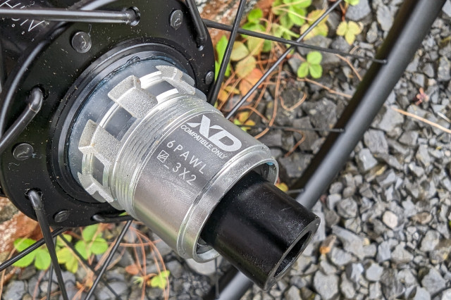 Hunt_XC_Wide_MTB_wheelset_rear_hub.jpg