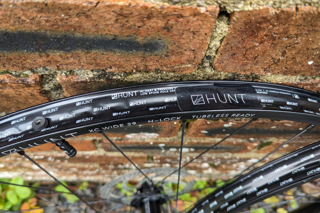 Hunt_XC_Wide_MTB_wheelset_tape_1.jpg