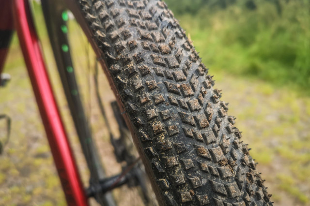 Hutchinson Tourareg gravel tyre 700x45c-3.jpg