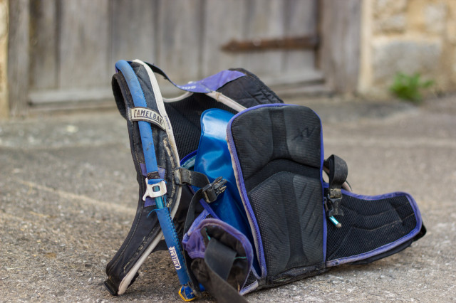 Hydration pack with separate compartment for bladder