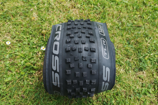 Wolfpack Cross tyre