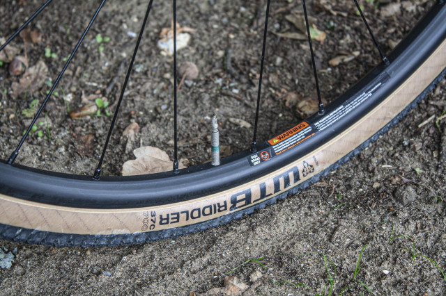 Vaast A/1 Allroad WTB Riddler tyres