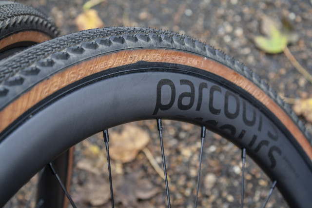 2022 Parcours Alta gravel wheelset decal detail