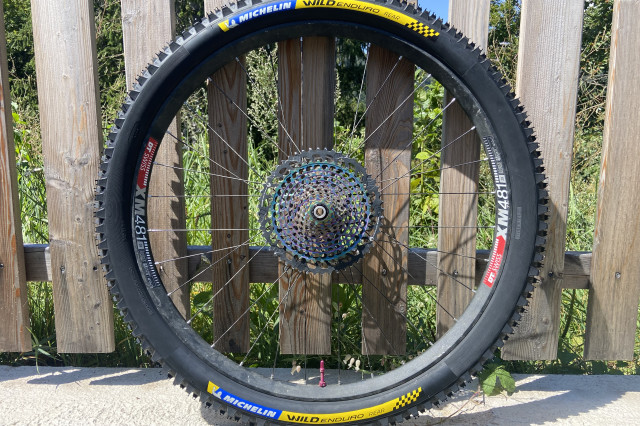 Michelin_Wild_Enduro_Racing_Line_Rear_2