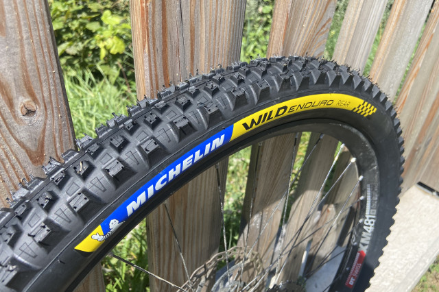 Michelin_Wild_Enduro_Racing_Line_Rear_1