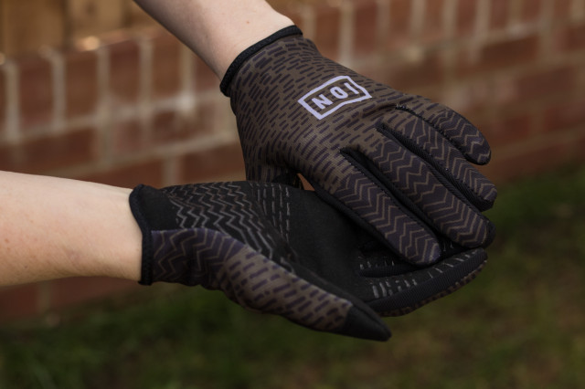 ION gloves