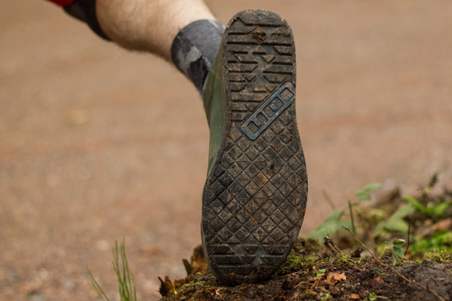 Ion Raid Amp Flat Shoes-3.jpg
