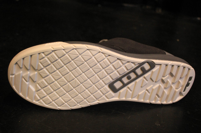 Ion Raid Amp Shoe-4.jpg