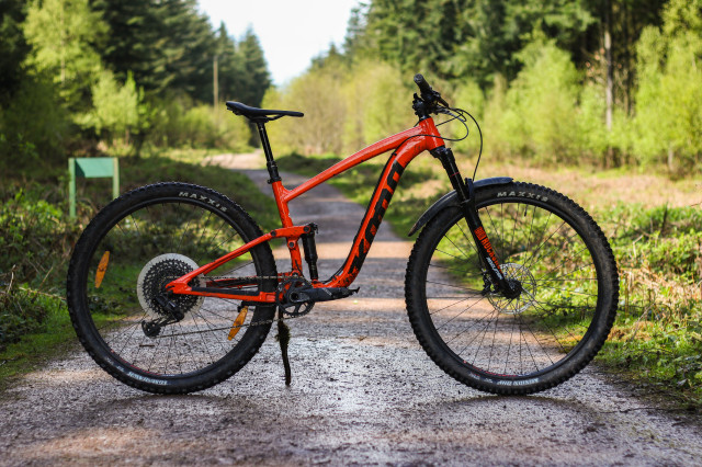 Kona Satori DL Detail Whole bike.jpg