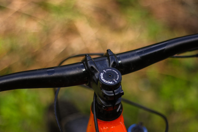Kona Satori DL Detail stem.jpg