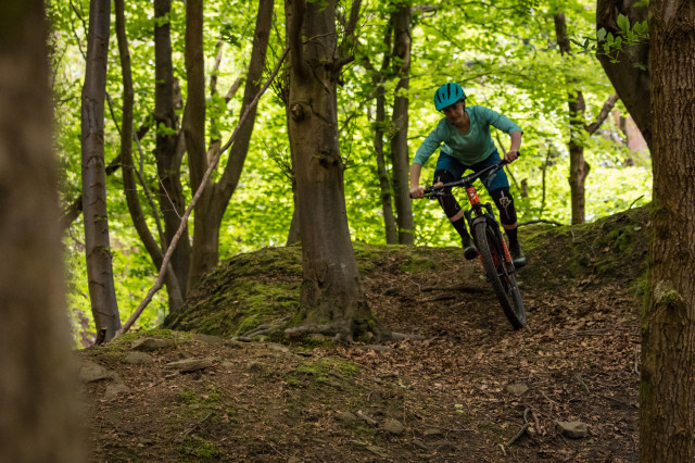 Kona Satori DL Riding-24.jpg