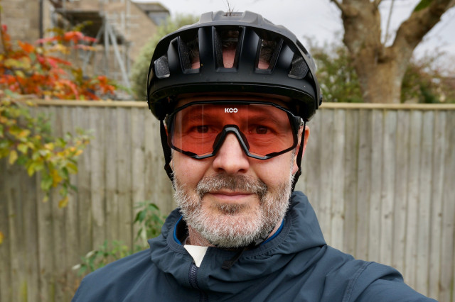Koo Demos Black:Rose Abus MTB.jpeg