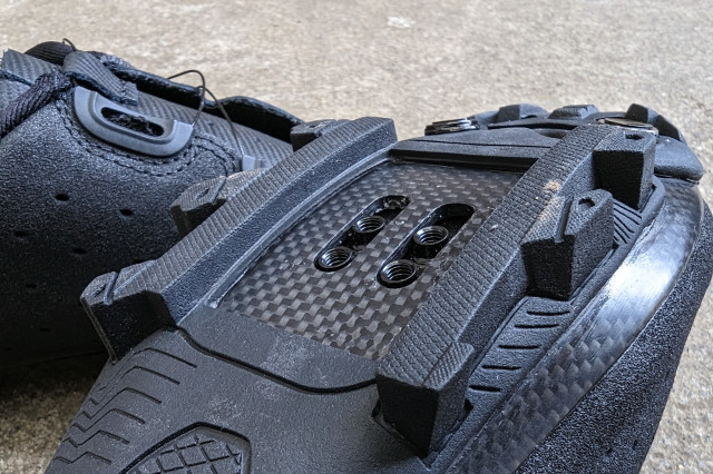 Lake_MX332_cleat.jpg