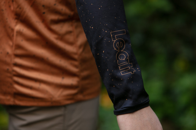 Leatt MTB Enduro 4 jersey 7.jpg