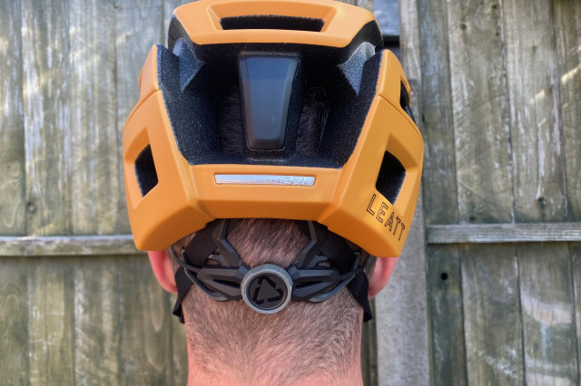 Leatt MTB Trail 3.0 _4.jpg