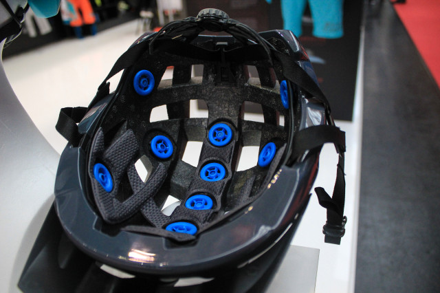 Leatt DBX 2.0 helmet-2.jpg