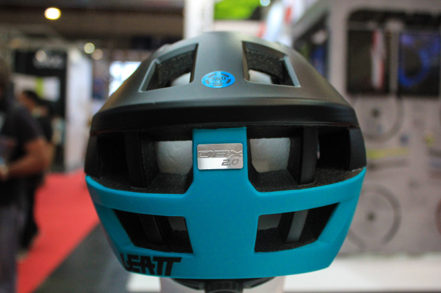 Leatt DBX 2.0 helmet-4.jpg