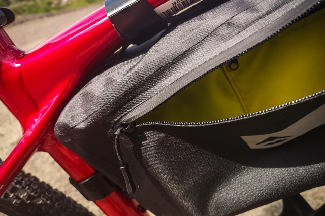 merida travel frame bag