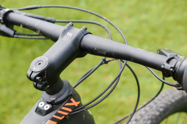 Lux-CF-SL-6.0-Pro-Race-review-103.jpg