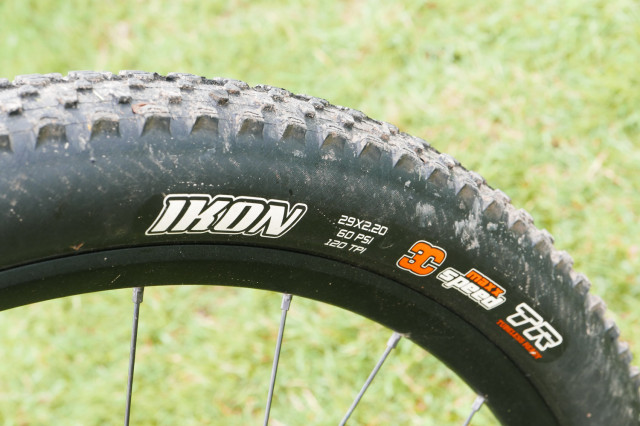 Lux-CF-SL-6.0-Pro-Race-review-110.jpg