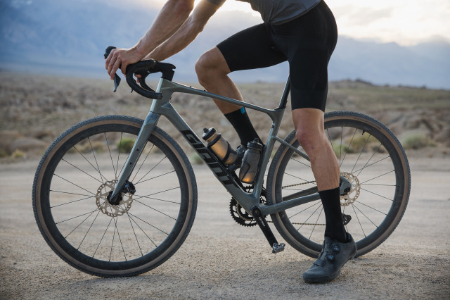 2025 Giant Revolt gravel bike