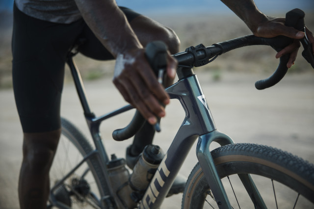 2025 Giant Revolt gravel bike