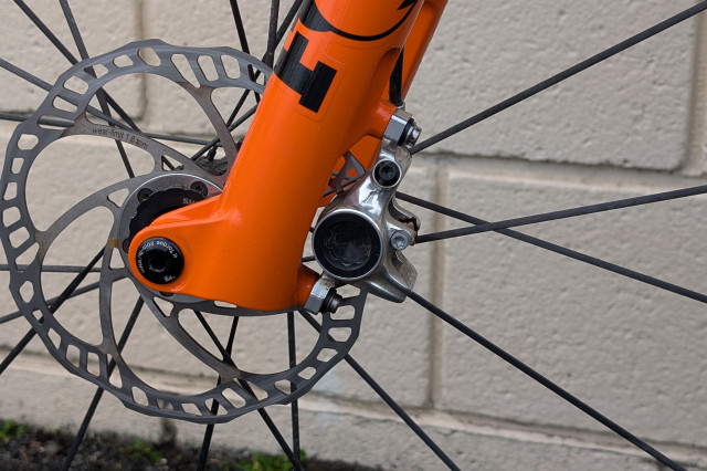 Magura MT8 Pro Caliper 2.jpg