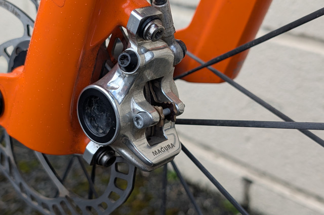 Magura MT8 Pro Caliper 3.jpg